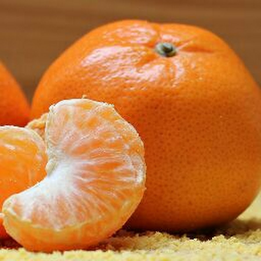 мандариновая кожура. мандаринки в карамели. мандарины для печени. мандарины без косточек. чем полезны мандарины.