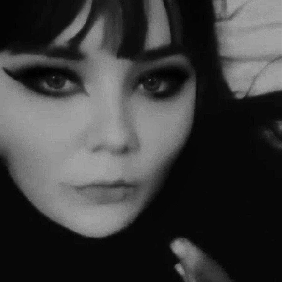 Макияж ведьмы с белыми линзами