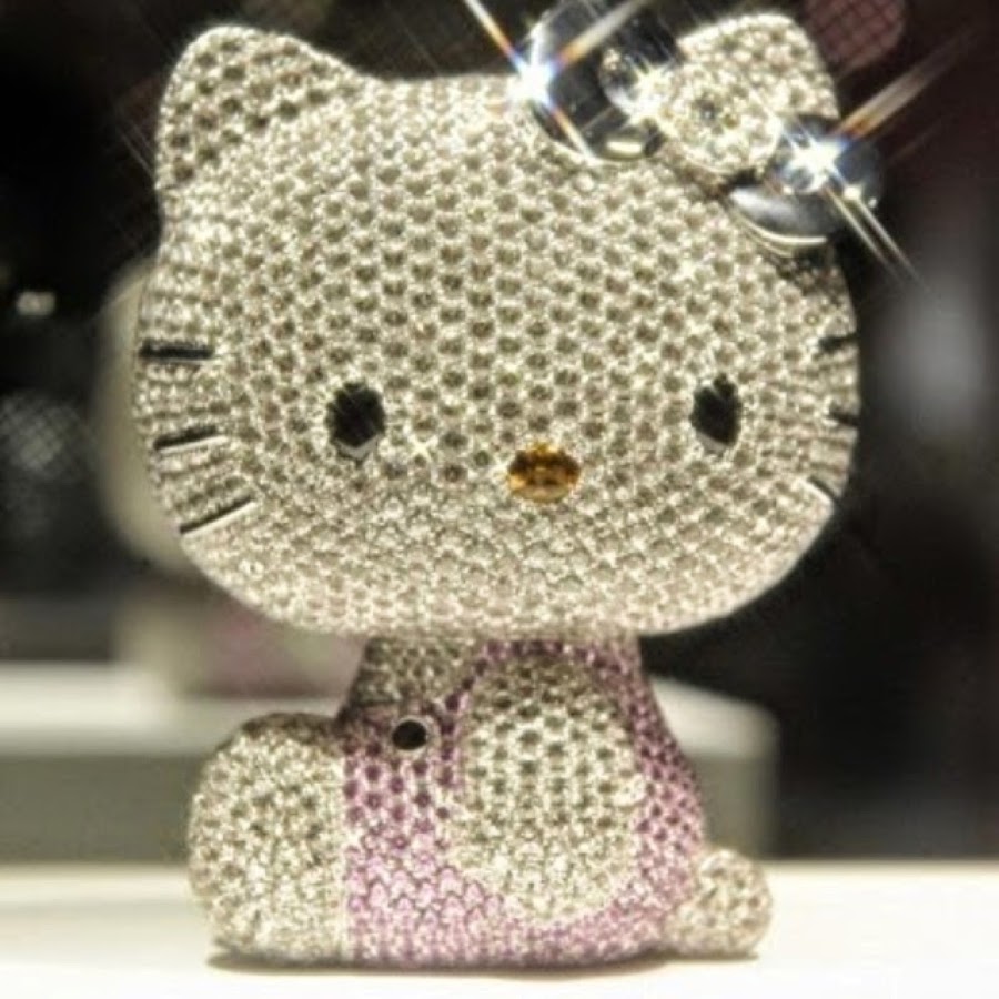 самые красивые игрушки в мире. бриллиантовые фигурки. Hello kitty надпись. дорогая китти. дорогая китти.