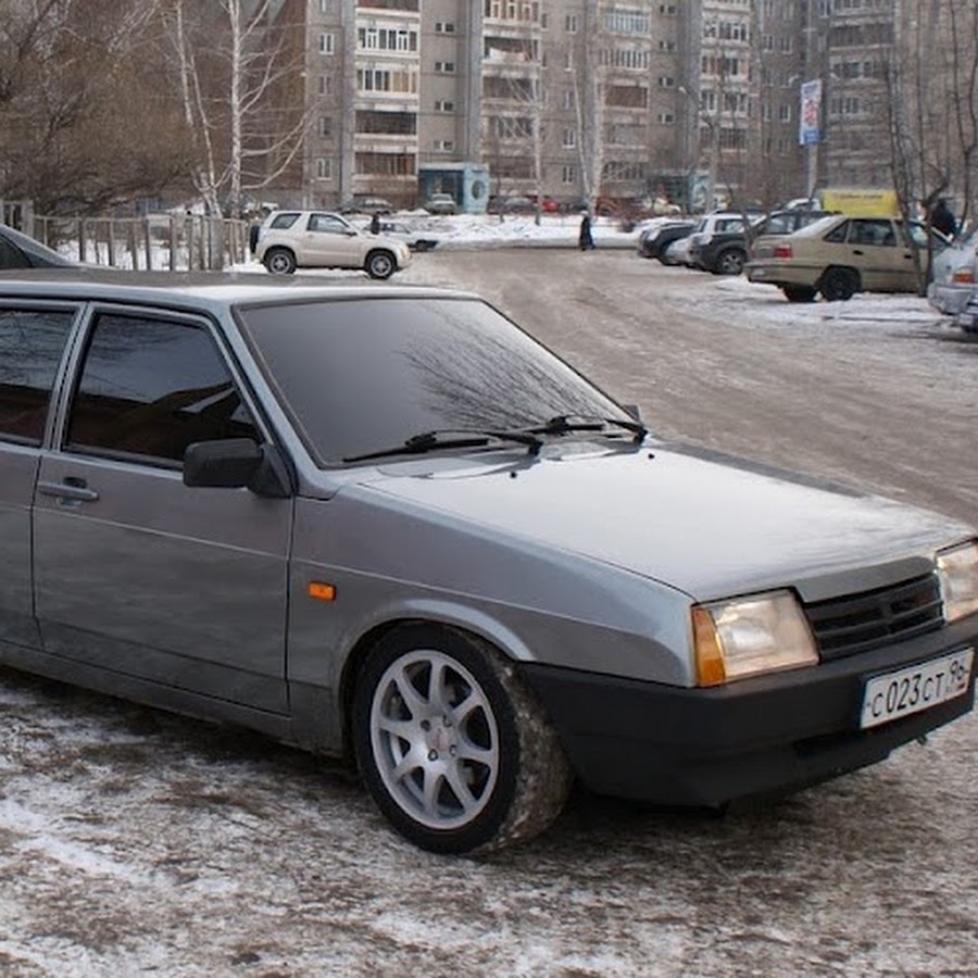ВАЗ 2109 С занижением черная
