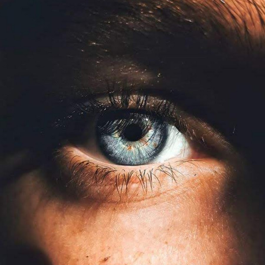 Глаза мужские