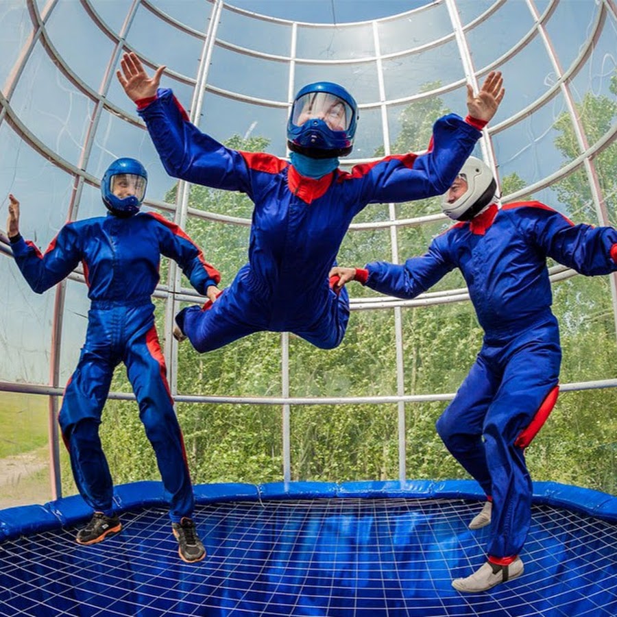 Летающая метла. Полющий. Планш планка. Полющий. Парень в полёте.