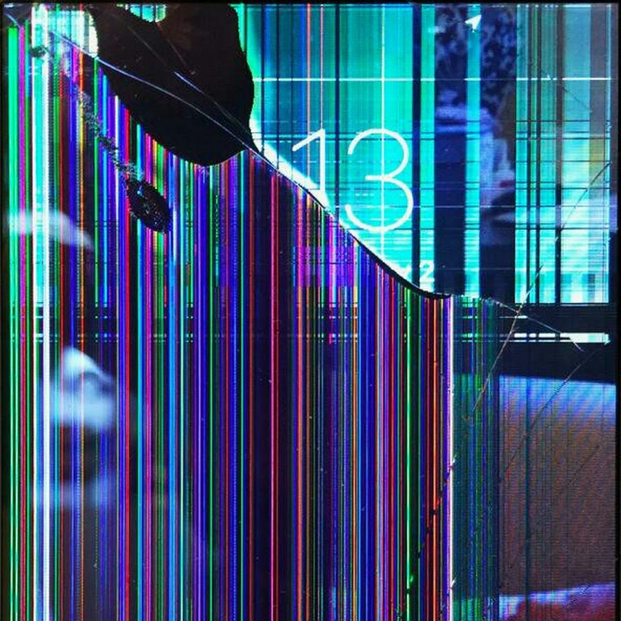 Разбитый икран теливизара. Разбитый монитор. Сломанный экран. Разбитый икран теливизара. Разбитый экран телевизора.