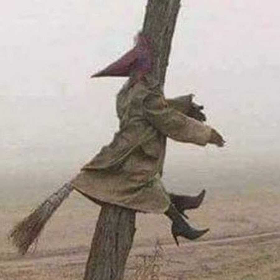 Баба Яга врезалась в столб