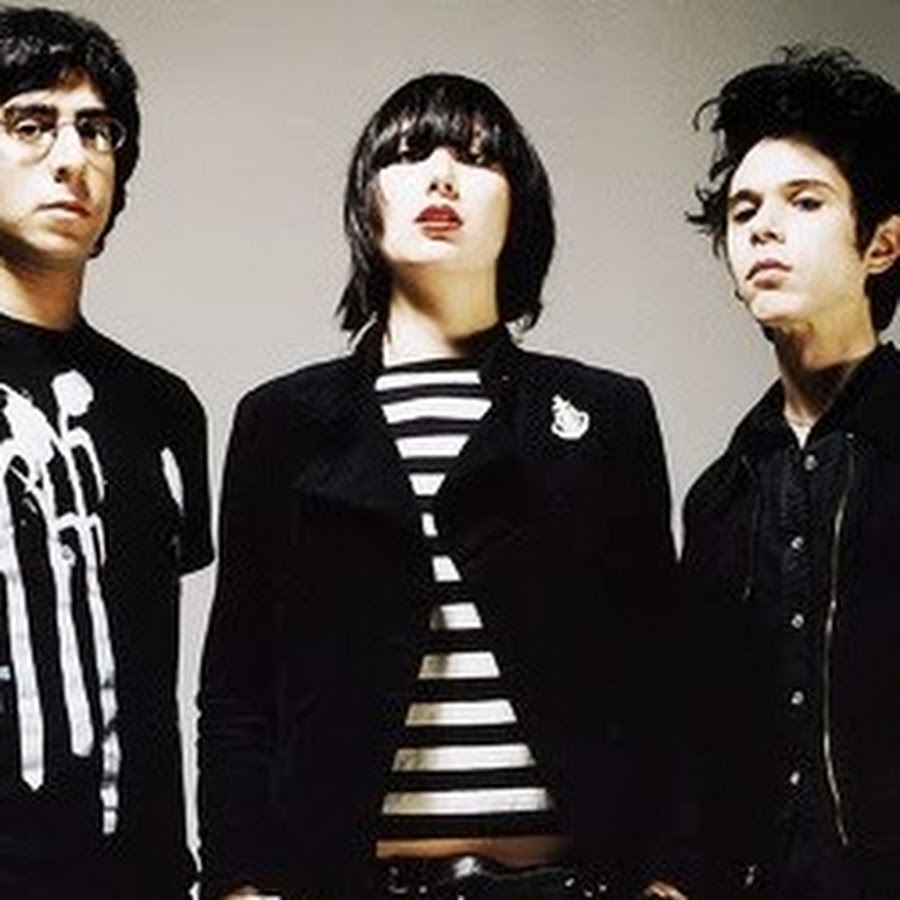 Yeah yeah yeah. группа yeah yeah yeahs. Yeah yeah yeahs cool it down. Yeah yeah yeahs. Yeah yeah yeahs вокалистка.