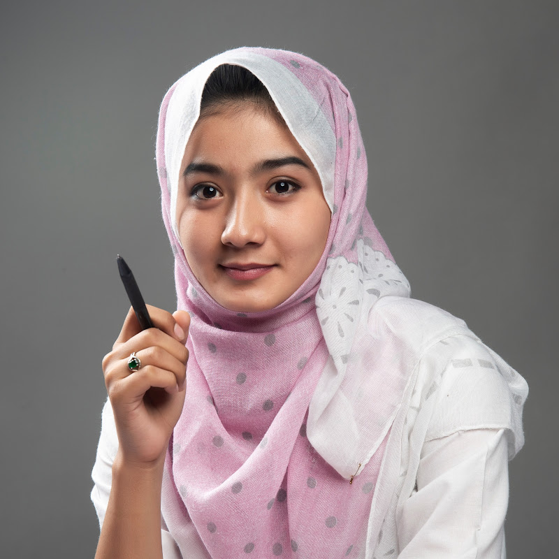 Sadaf Frotan Youtube Income Stats Speakrj Stats