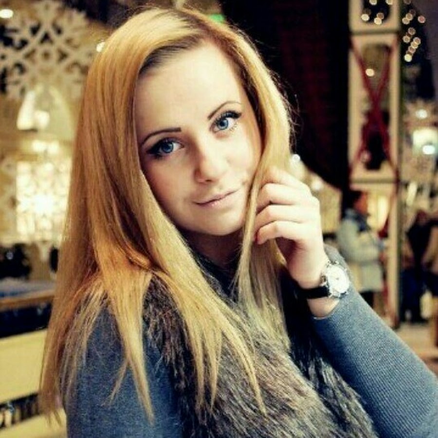 Одна и та же девочка. Красивые девушки одинаковые. Одна и та же девочка. Одна и та же девочка. Одинаковые девушки.