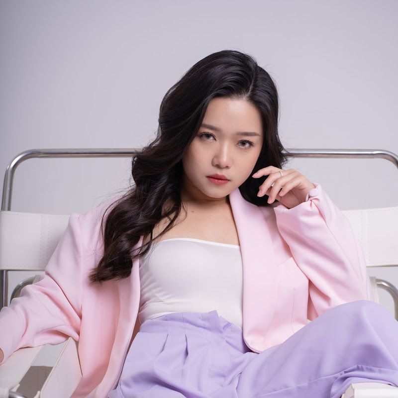 Amelie Yap - 網紅的藏寶箱 