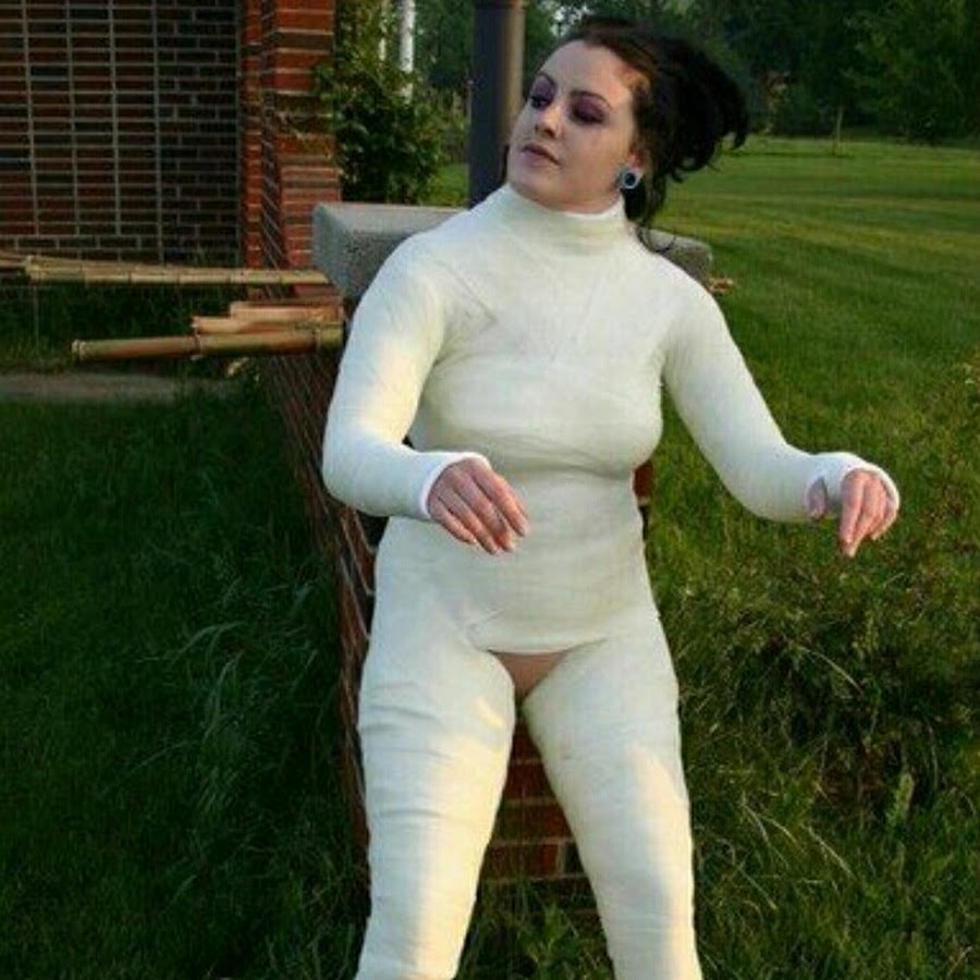 Body cast. Samantha Stoneham. Gips Cast body