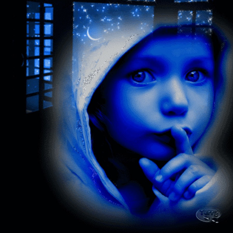 Ава нашлась. Самые крутые аватарки для групп. Ава нашлась. Брюнетка в бейсболке. Красивые девушки в бизболке.