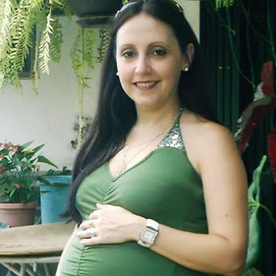 20 лет забеременела