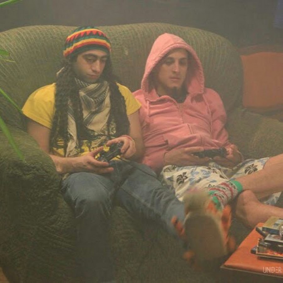 Даёшь молодёжь растаманы кекс и укроп. Аслан бижоев даешь молодежь. Укроп даешь молодежь. Даешь молодежь укроп и. Кекс и укроп даешь молодежь.