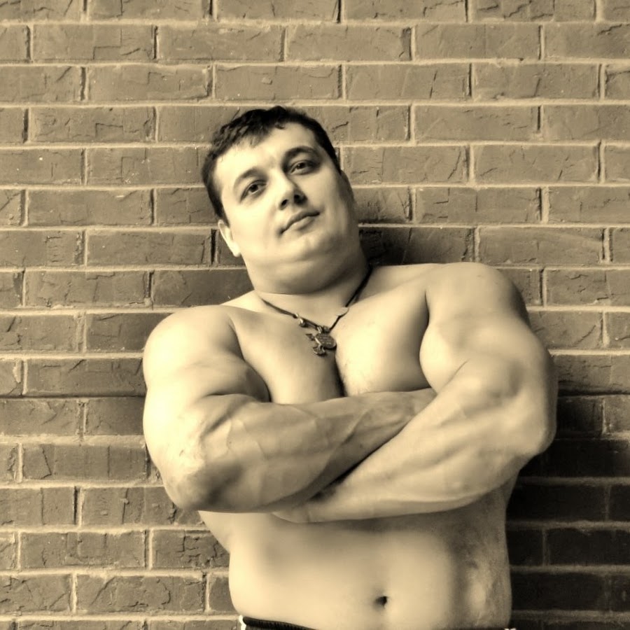 Силач Дмитрий Халаджи