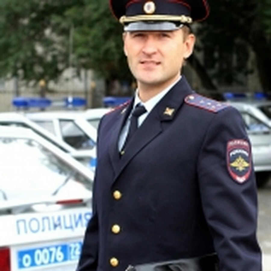 Парень в погонах. Полицейская форма. Форма полиции мужская. Форма российского полицейского. Полицейская форма мужская.
