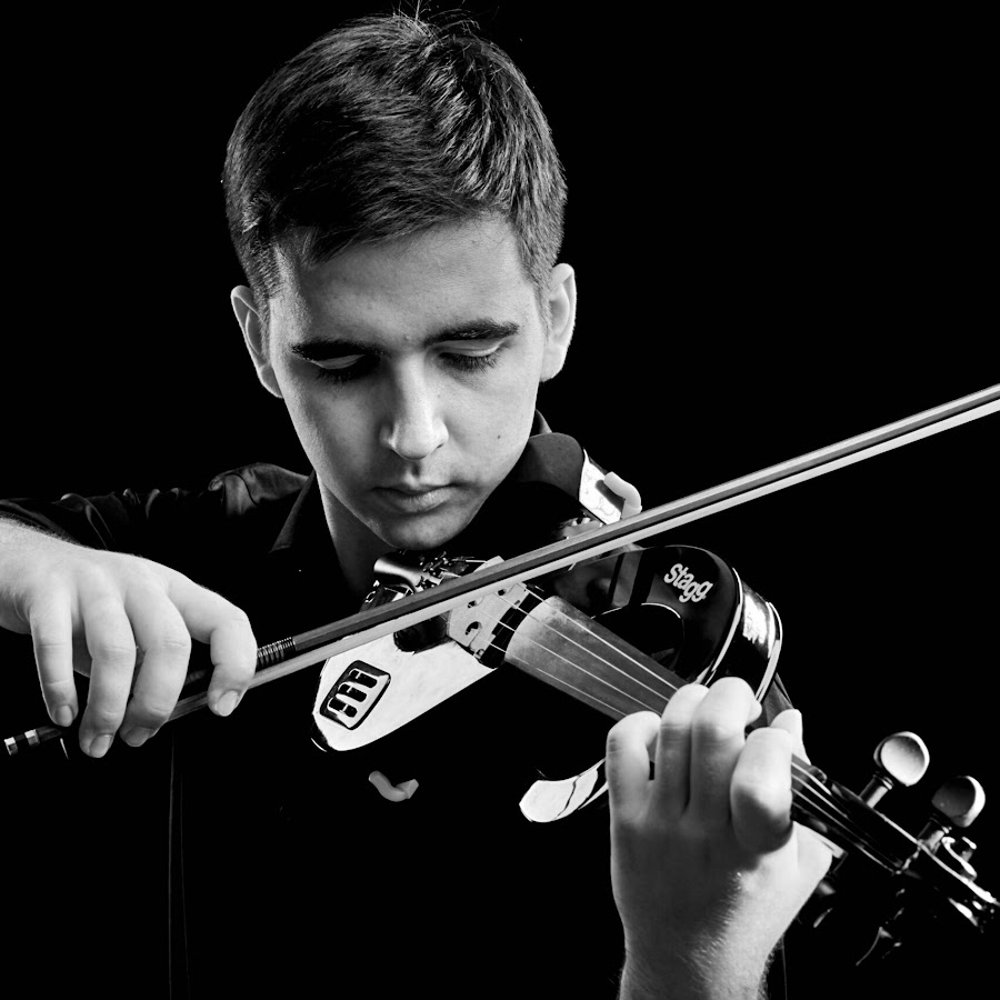 Владимир филатов скрипач ростов на дону. Юрий гальский скрипач. Уличные музыканты ростов на дону. Скрипач юрий. Евгений зотов скрипач.