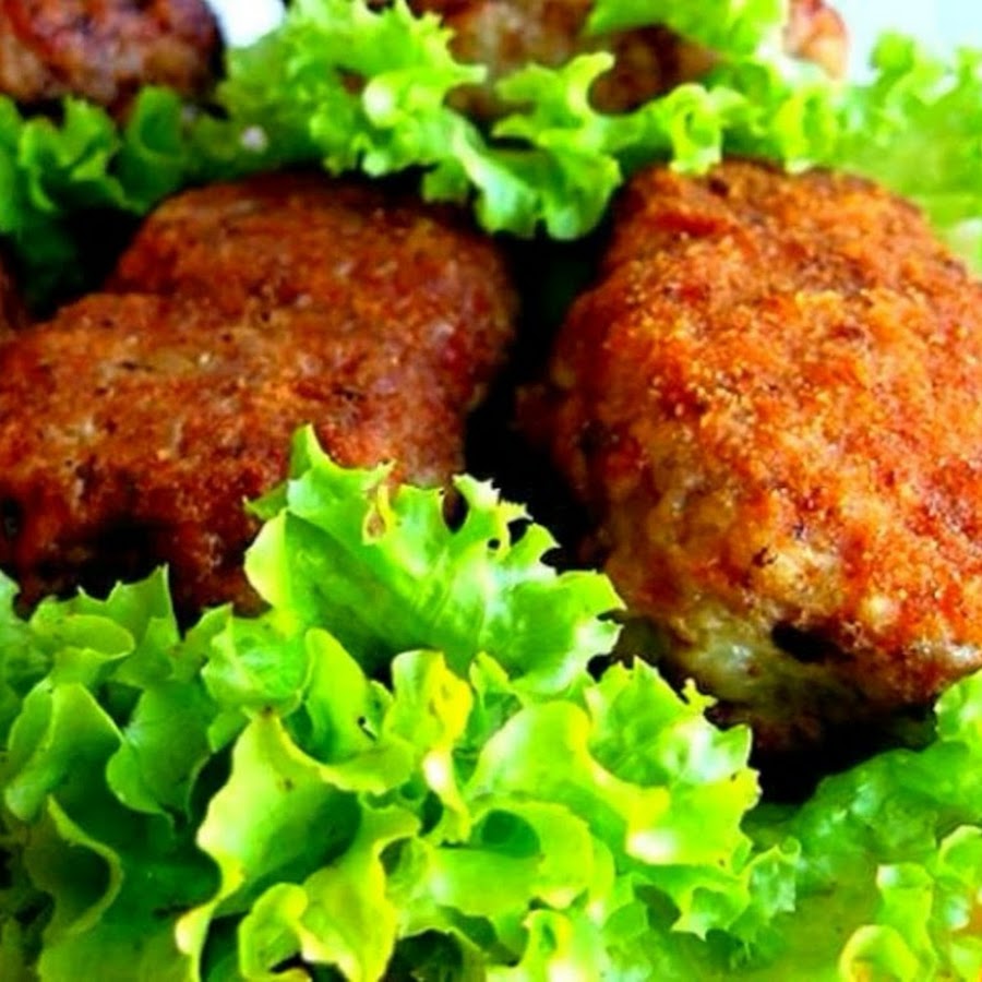 котлеты. котлеты. котлеты мясные домашние. котлета из свиньи. биточки из говядины.