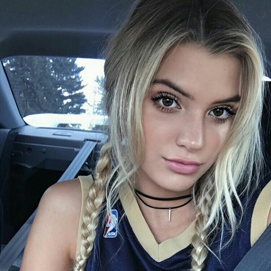 Alissa Violet