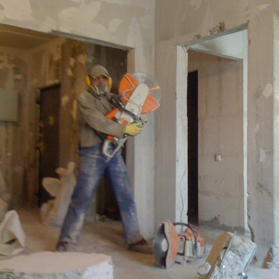 демонтаж квартиры. демонтаж стен и перегородок. демонтаж перегородок. демонтаж стен и перегородок. шпатлевка потолка.