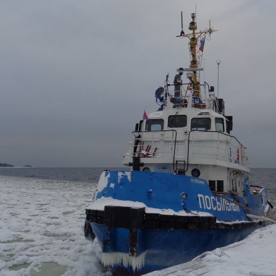 Буксир река море