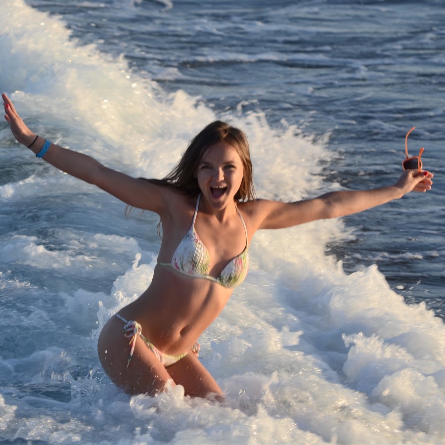 Яяна в купальнике. Яна Зенина блоггер. Яна Зенина слив. Яны девушки Егорика. Яна Зенина 2022