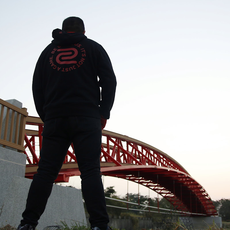 LeiYan淚眼風 - 網紅的藏寶箱 