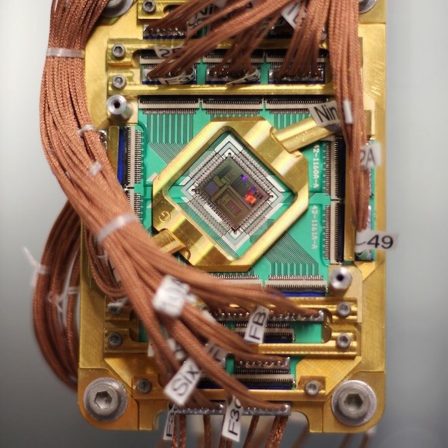 Мощность квантового компьютера. D-Wave 2000q. Квантовый компьютер d-Wave. Квантовый процессор. Процессор квантового компьютера.