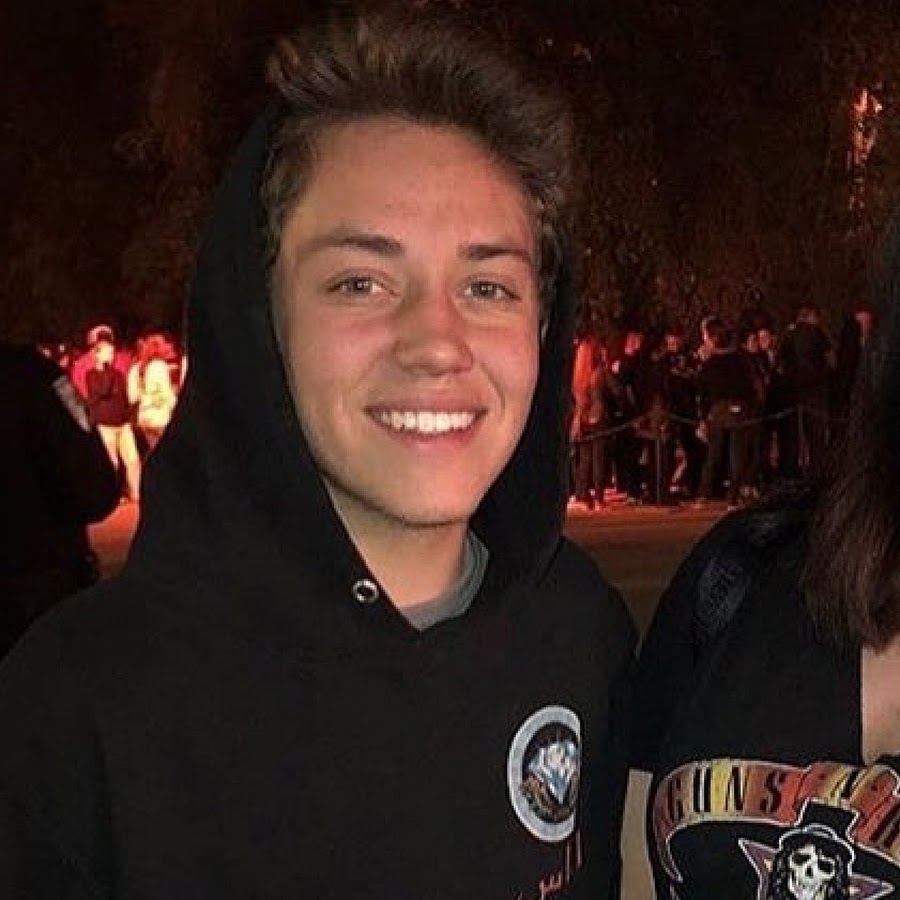 Carl Gallagher Shameless Ethan Cutkosky. 