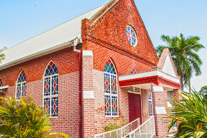 pentecostal church near me in spanish