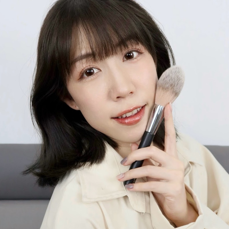 Yuna悠那 - 網紅的藏寶箱 