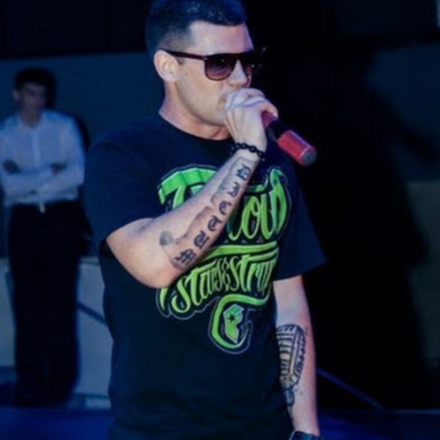 Местный слушать. Местный слушать. Гамора сережа местный. Сережа местный фото. Местный слушать.