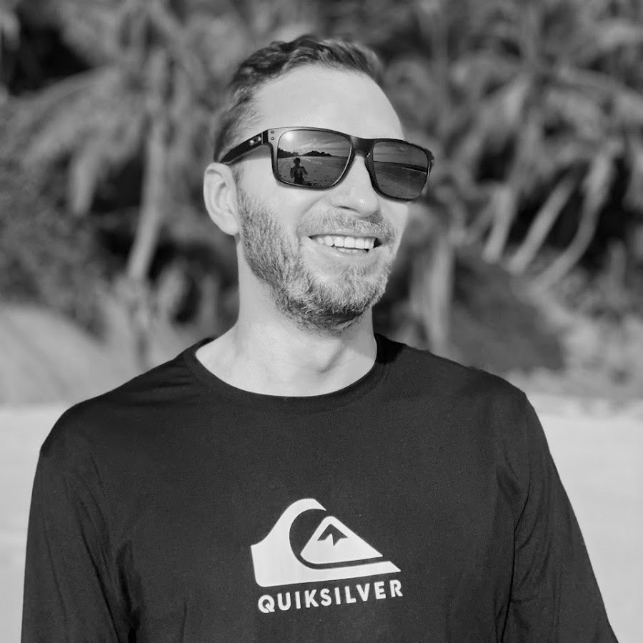 Di alexander. Di alexander. Di alexander. Alex малофеев. Александр скарсгард операция колибри.