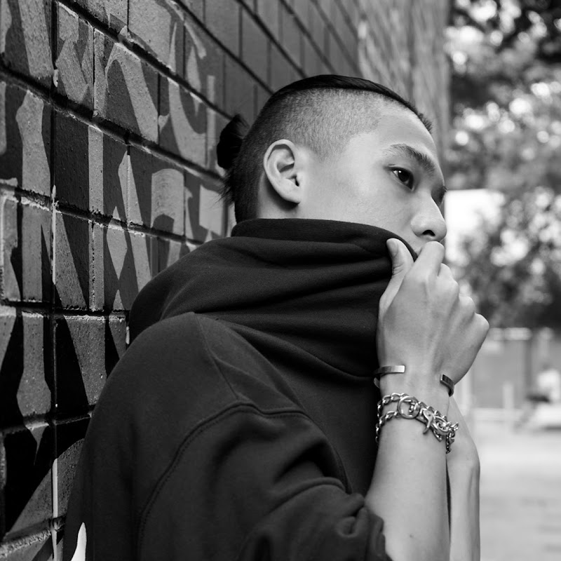 進藤喜彥 Yoziness - 網紅的藏寶箱 