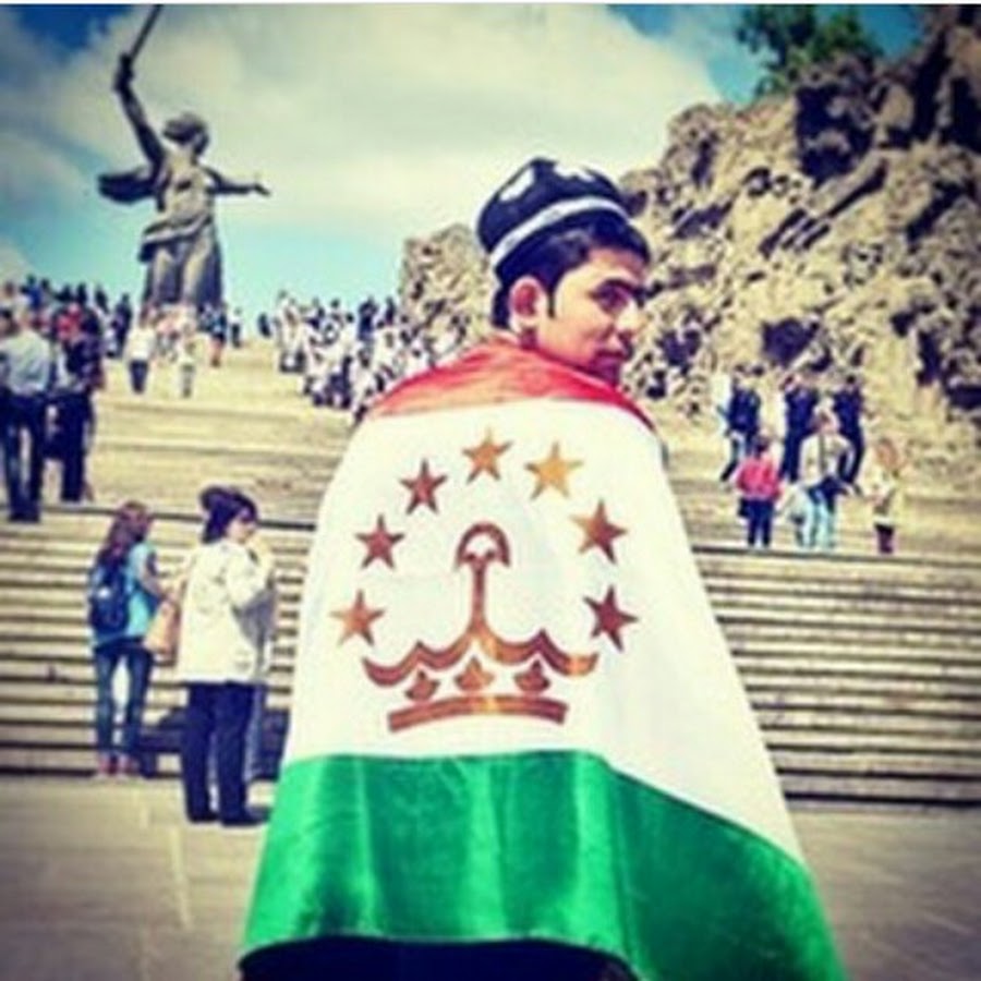 Жил был таджик. Таджикский ава. Таджикский флаг в людей. Парень с таджикским флагом. Пацан с флагом Таджикистана.