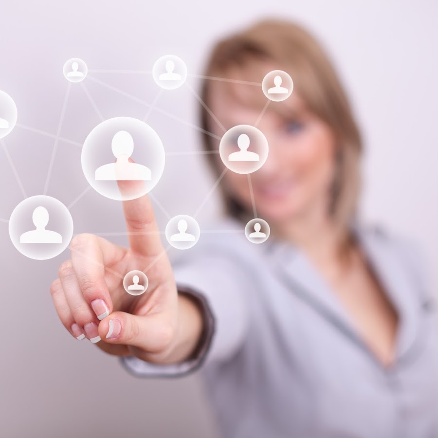 девушка нажимает. девушка нажимает на кнопку. женский палец нажимает на кнопку. девушка нажимает пальцем. девочки нажимают кнопки.