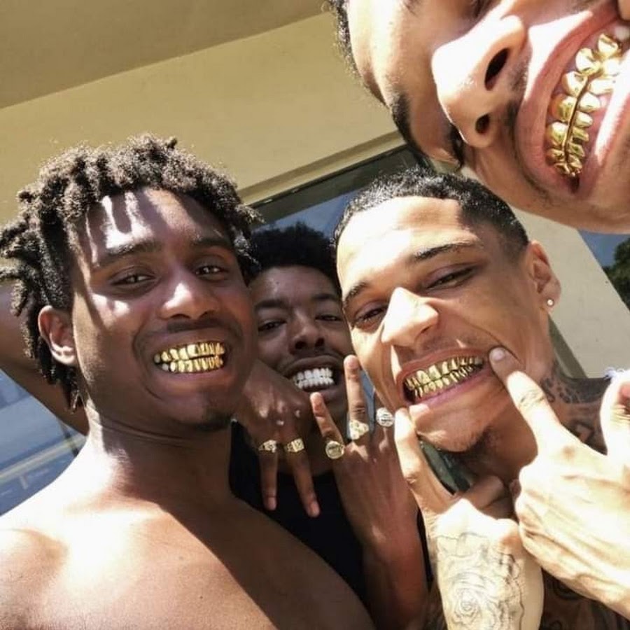 Зубные протезы в древнем египте. Рудой зубы. Рокет золотые зубы мем. Рудой зубы. Зуб руди.