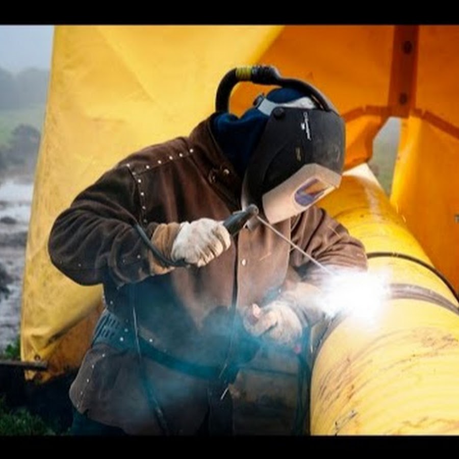 сварка трубопроводов. сварка трубы 1420. сварщик трубопроводов в спб. сварочно монтажные работы. сварка магистрального трубопровода 1420мм.