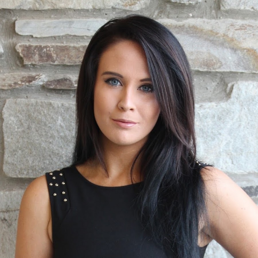 holly hillyer net worth - Ilustrasi 2