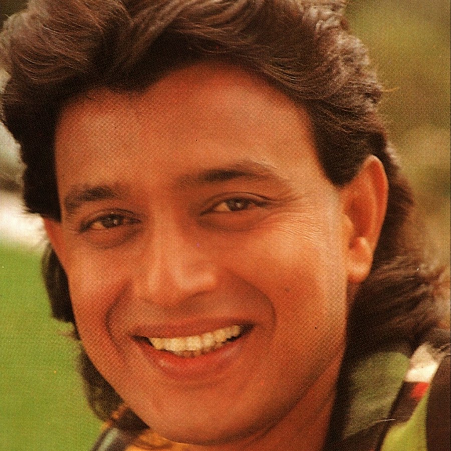 Чакраборти сейчас. Митхун чакраборти и митхун. Митхун чакраборти молодой. Митхун чакраборти. Похороны митхун чакраборти.