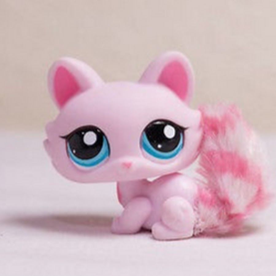 This is Elle with LPS Think Pink! 
