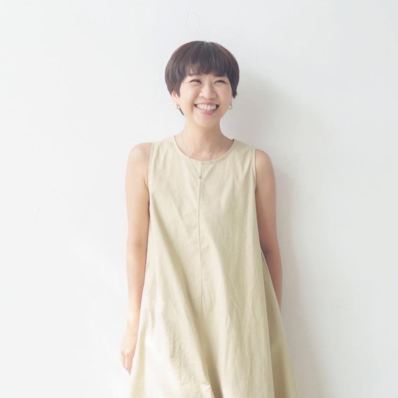 小in洪以芯 - 網紅的藏寶箱 