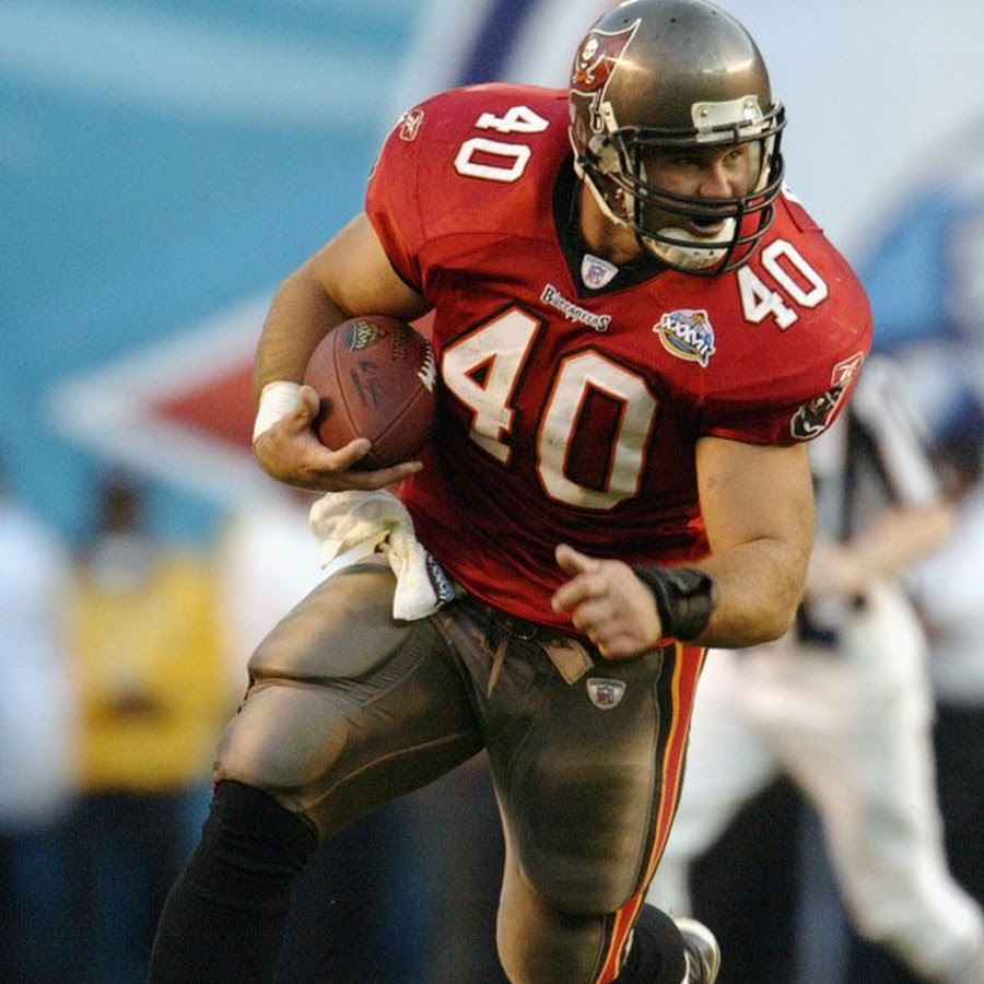 оуэн ливерпуль. Mike play football. американский футбол майами шаркс. мэттью таргет футболист. оуэн ливерпуль.