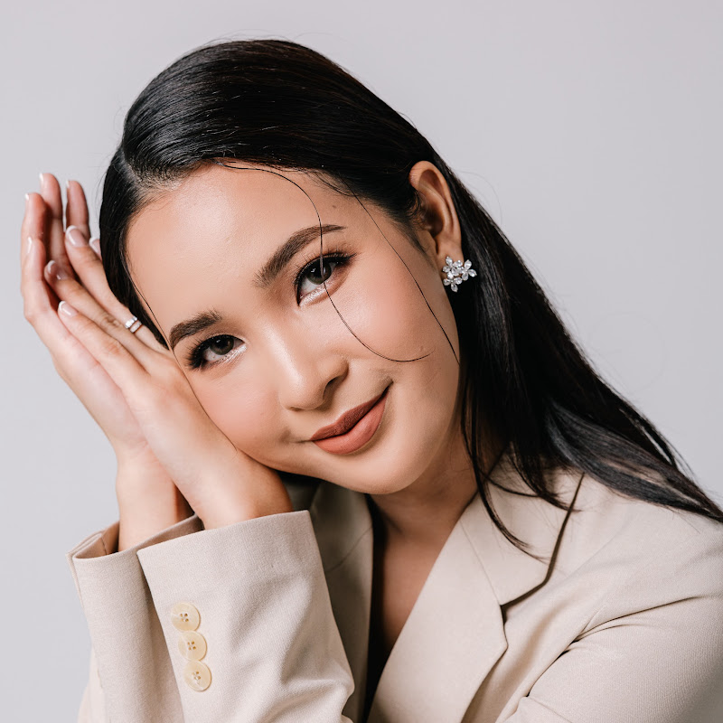 Istiqamariah Jamaludin - 網紅的藏寶箱 