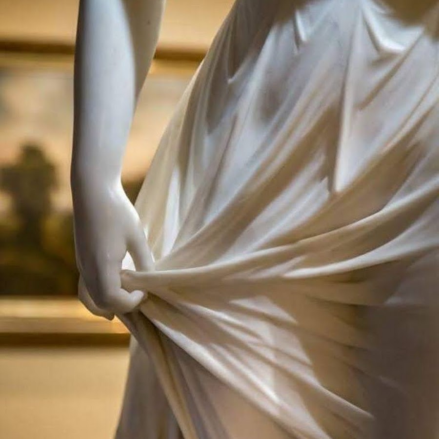 мраморная статуя с вуалью