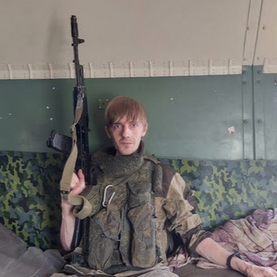 Картинка кот с табличкой в тюрьме