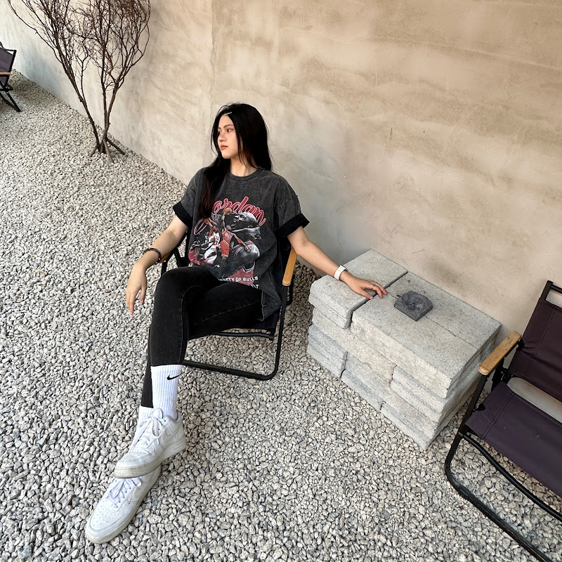 Zye Xuan - 網紅的藏寶箱 