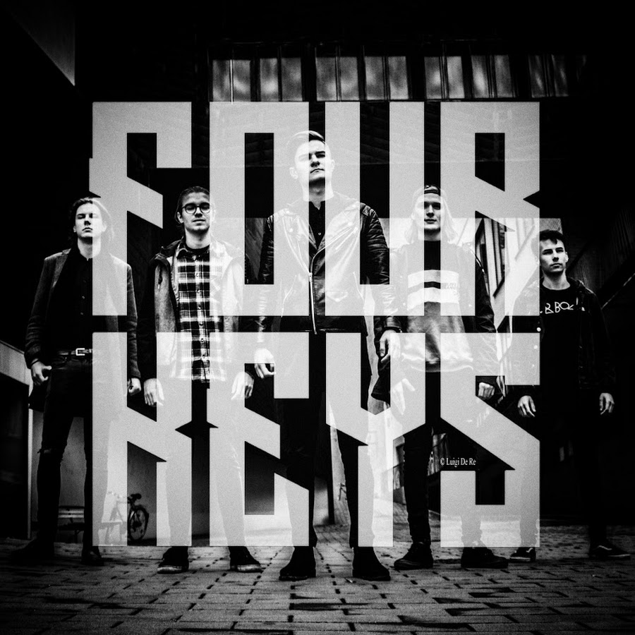 Ключи на углу стола лежат. 4 ключа общество. Four keys. Four keys. Ключ для квартиры премиум.