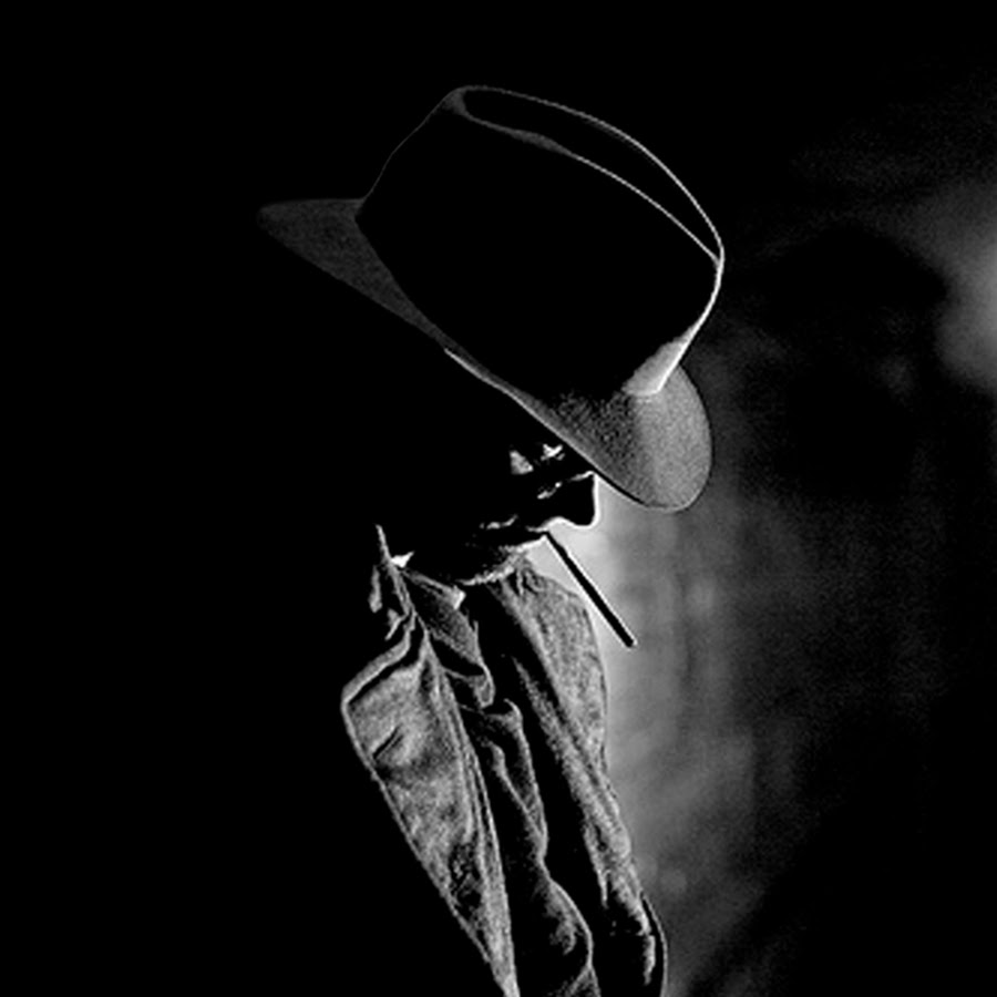Шляпа тень. Человек в черной шляпе. Таинственный человек в шляпе. Загадочный человек в шляпе. Мужчина в шляпе.