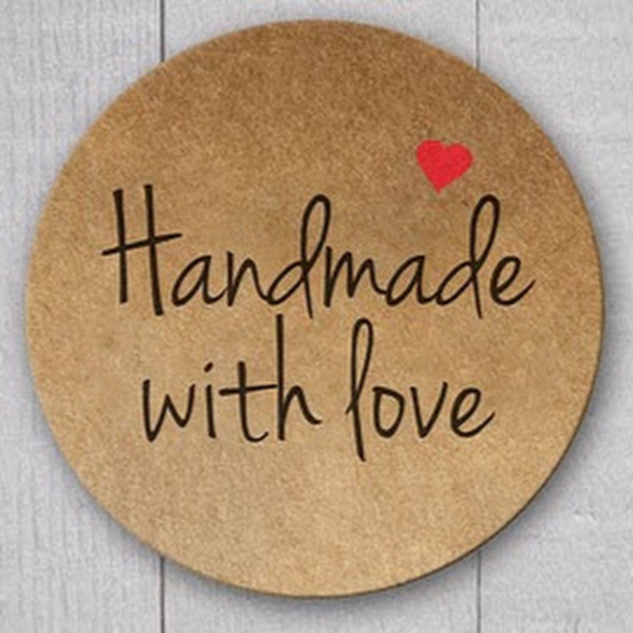 Hand made kiss. Наклейки handmade. Handmade надпись для печати. Семейные поделки своими руками. Круглые этикетки.