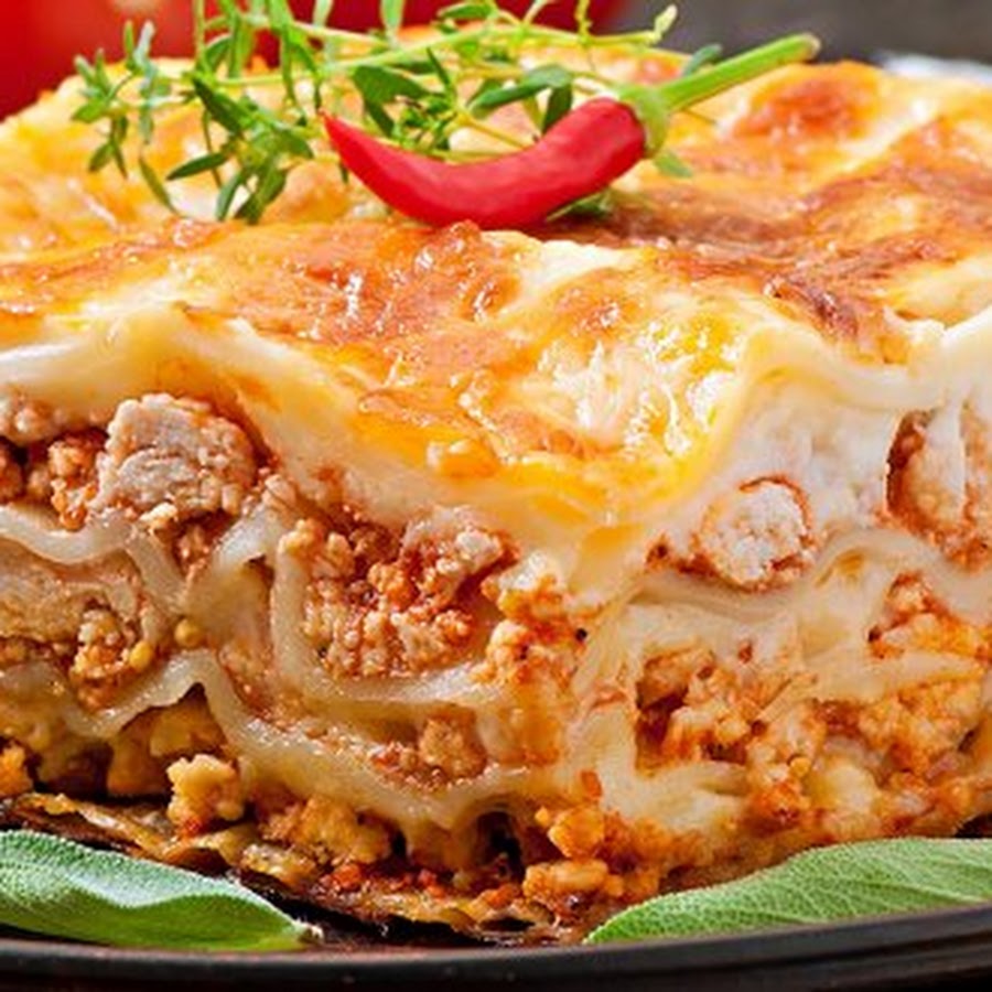 Лазанья с фаршем без духовки. Лазанья классическая с соусом бешамель. лазанья с фаршем. лазанья с фаршем в духовке. лазанья классическая с мясом.