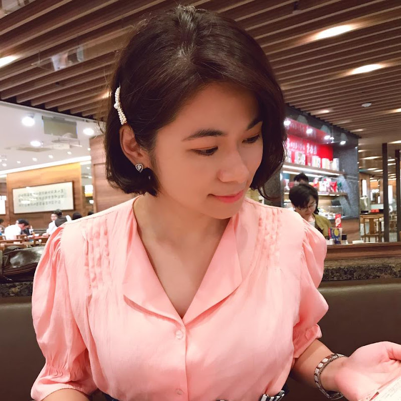 Yen Ju Huang - 網紅的藏寶箱 